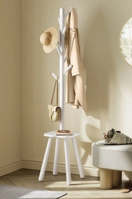Stojak na ubrania z taboretem, płaszczem i kapeluszem