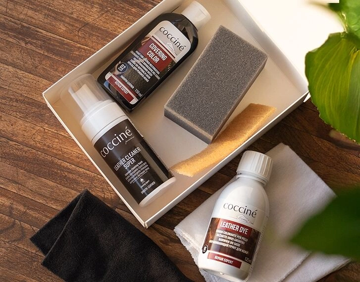 Pasty i szczoteczki do czyszczenia obuwia w pudełku