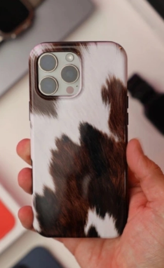 Etui na telefon w krowie łaty