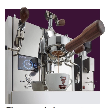 Kolbowy ekspres do kawy w srebrnym kolorze