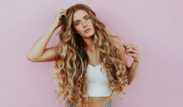 Hairstore - dziewczyna z długimi włosami