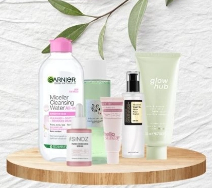 Zestaw kosmetyków pielęgnacyjnych na drewnianej desce