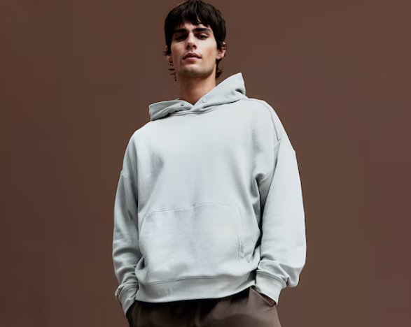 H&M - chłopak w bluzie